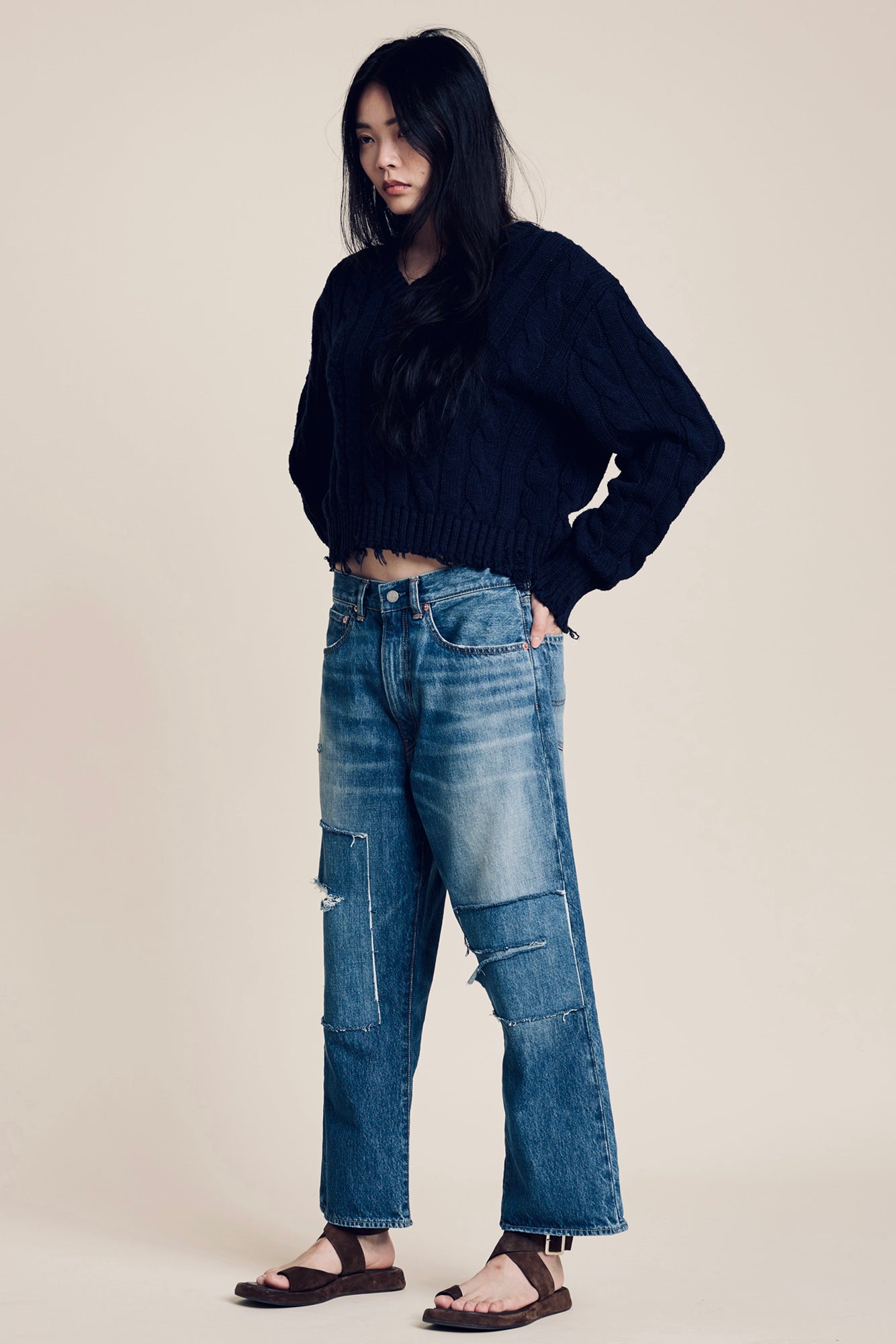 Pullover mit V-Ausschnitt und Zopfmuster - Marineblau