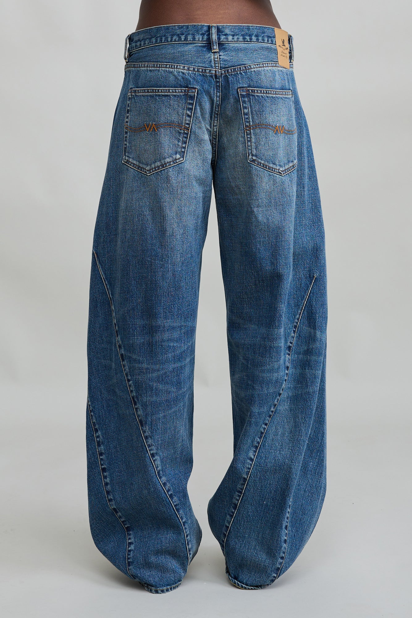 Remy Barrel Jean - Burke Indigo