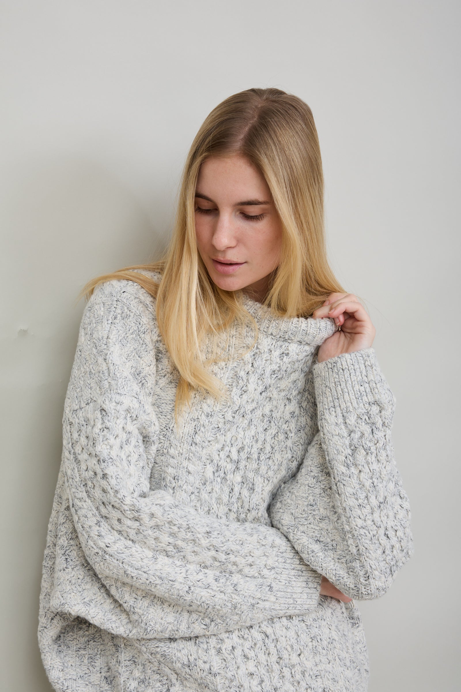 Oversized Aran Sweater - Light Heather Grey