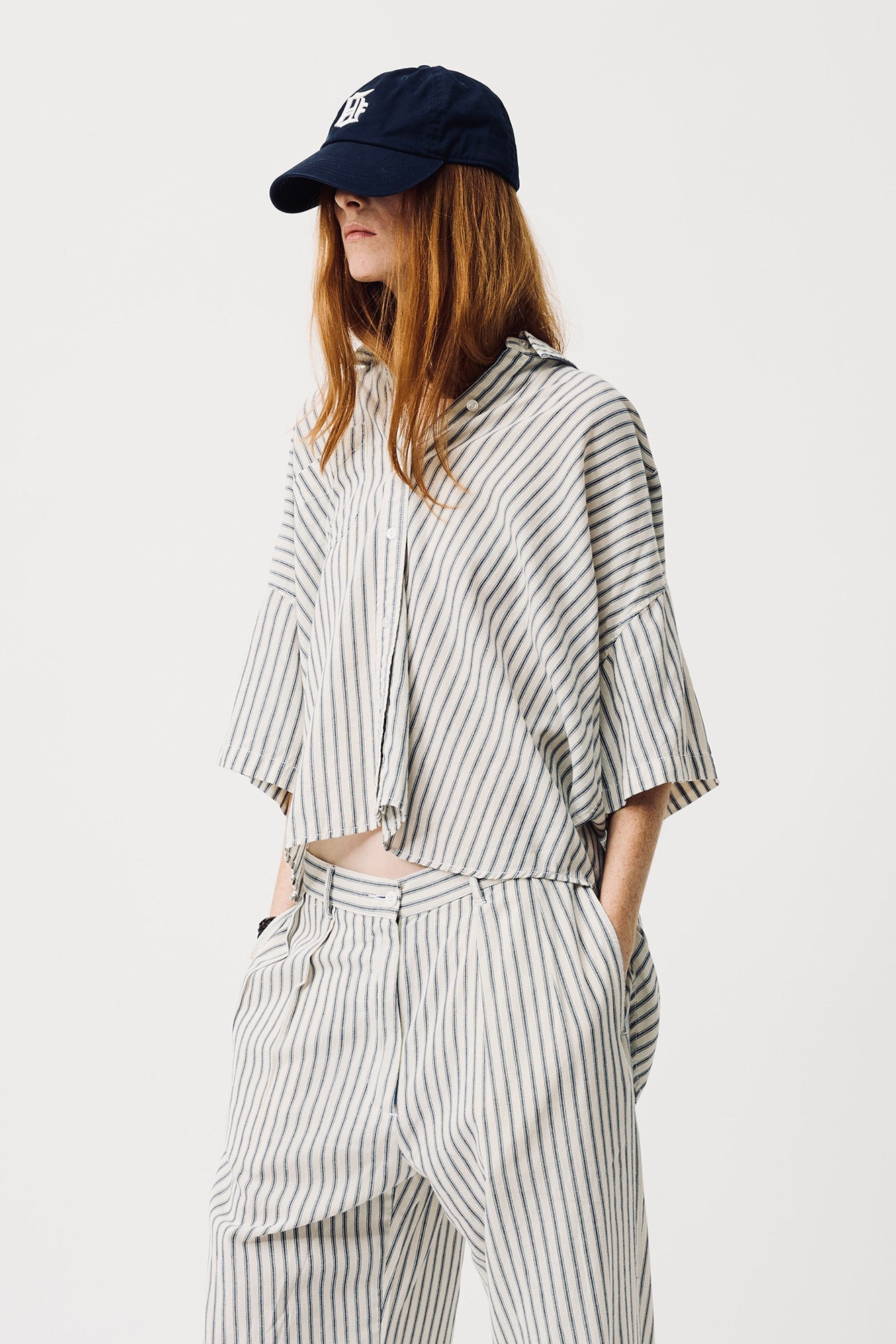 Kurzärmliges Button-Down-Hemd - Blaues Ticking-Streifenmuster
